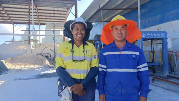 瑙魯碼頭免燒磚生產現場